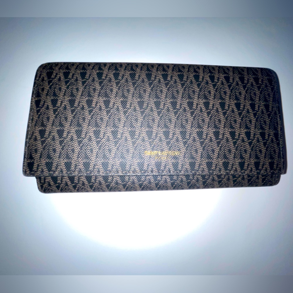 ‼️Preloved YSL long black snap closure wallet‼️